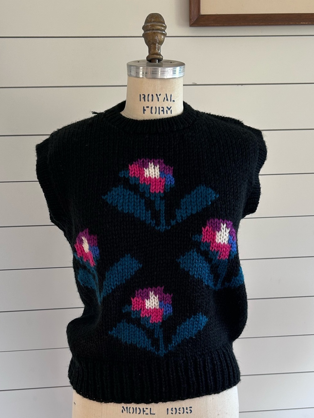 Black Floral Knit Sweater Vest - Vintage